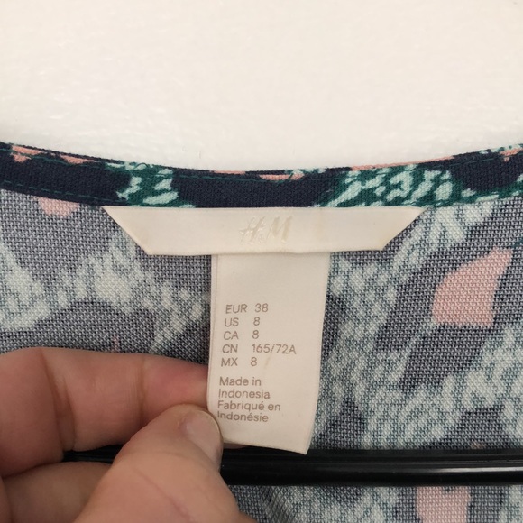 H&M awesome Animal Print Jumpsuit in Sz.8 Green/Pink/Navy - Picture 3 of 10